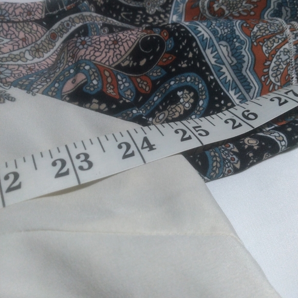 Cream Cold-Shoulder Paisley Print Dress - Picture 4 of 5